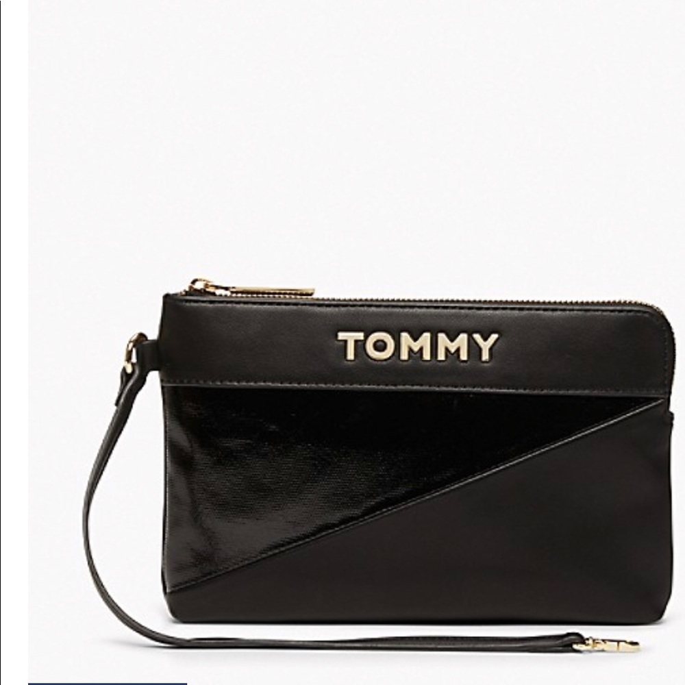 NWT Tommy Hilfiger zip wristlet